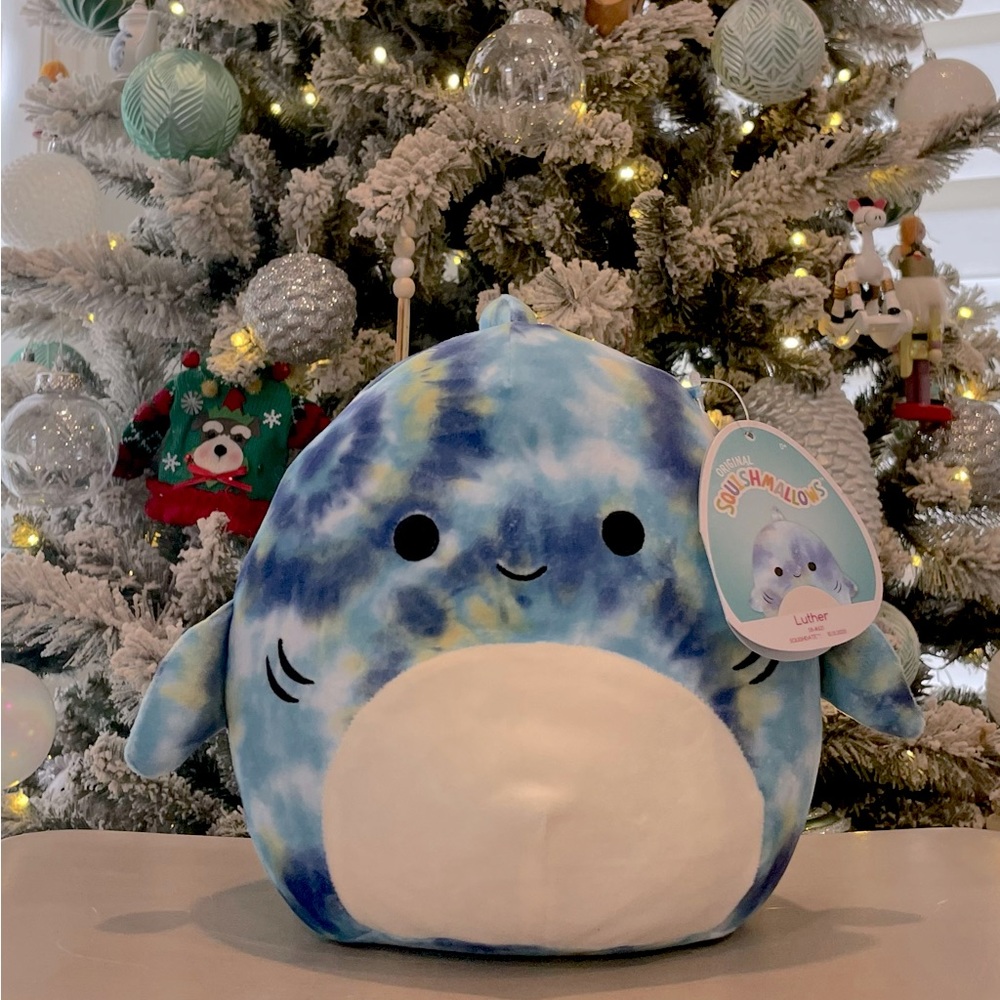 Luther 8” Shark Squishmallow
